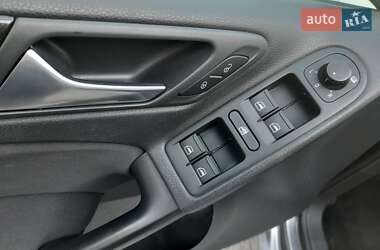 Хэтчбек Volkswagen Golf 2009 в 