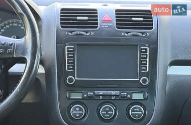 Хэтчбек Volkswagen Golf 2008 в 