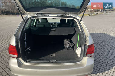 Універсал Volkswagen Golf 2012 в 