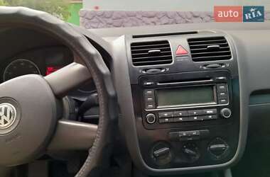 Хетчбек Volkswagen Golf 2005 в 
