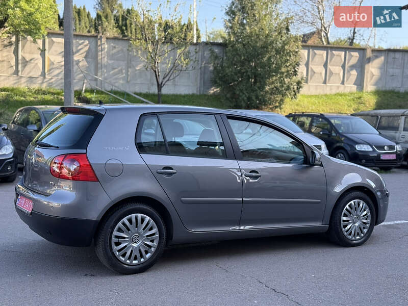 Хэтчбек Volkswagen Golf 2007 в Ровно