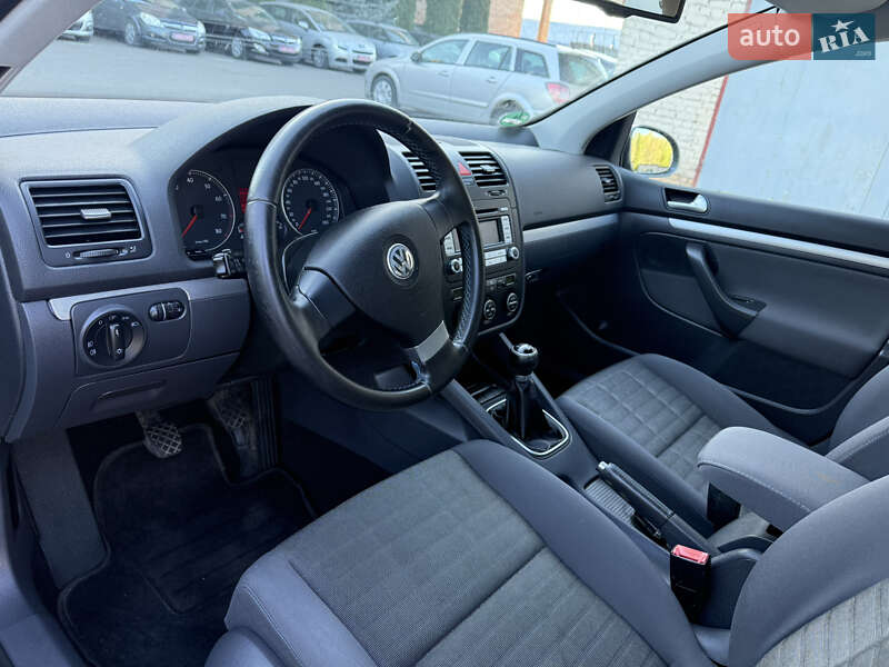 Хэтчбек Volkswagen Golf 2007 в Ровно