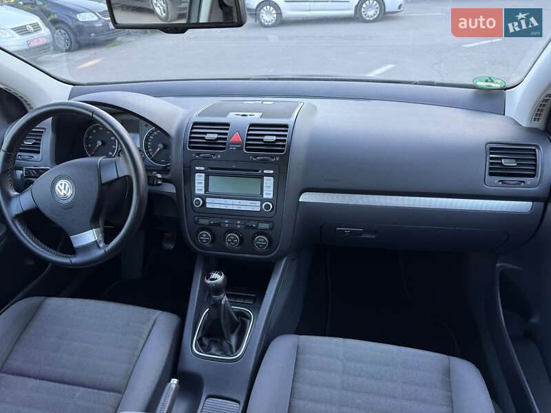 Хэтчбек Volkswagen Golf 2007 в Ровно