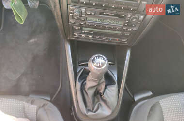 Универсал Volkswagen Golf 2002 в 