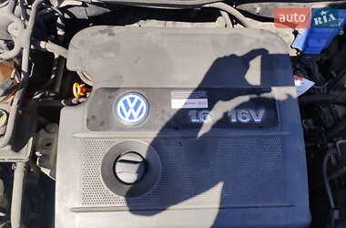 Универсал Volkswagen Golf 2002 в 