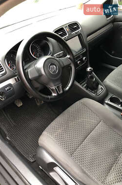 Универсал Volkswagen Golf 2010 в 