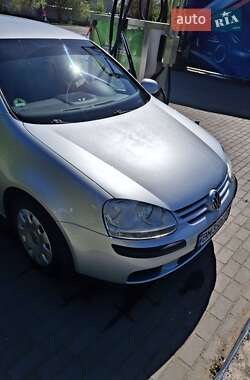 Хетчбек Volkswagen Golf 2005 в Охтирці