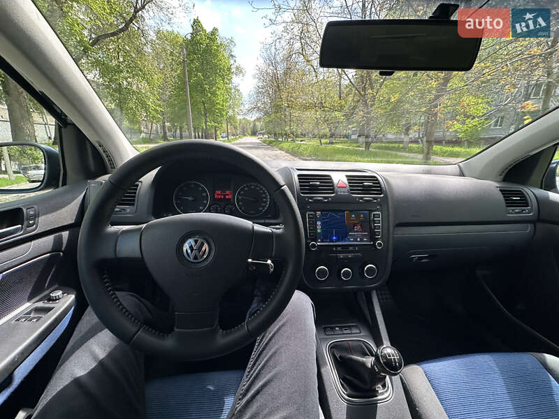 Хетчбек Volkswagen Golf 2006 в Запоріжжі