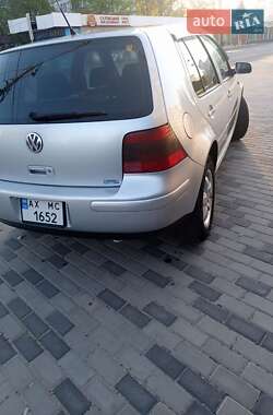 Хетчбек Volkswagen Golf 2003 в 