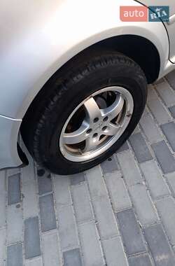 Хетчбек Volkswagen Golf 2003 в 