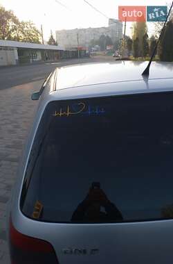 Хетчбек Volkswagen Golf 2003 в 