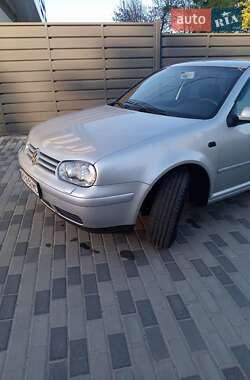 Хетчбек Volkswagen Golf 2003 в 