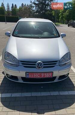 Хэтчбек Volkswagen Golf 2008 в 