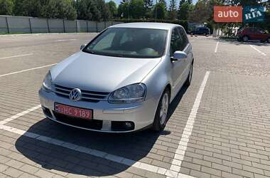 Хэтчбек Volkswagen Golf 2008 в 