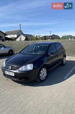 Хетчбек Volkswagen Golf 2004 в 