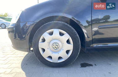 Хетчбек Volkswagen Golf 2004 в 