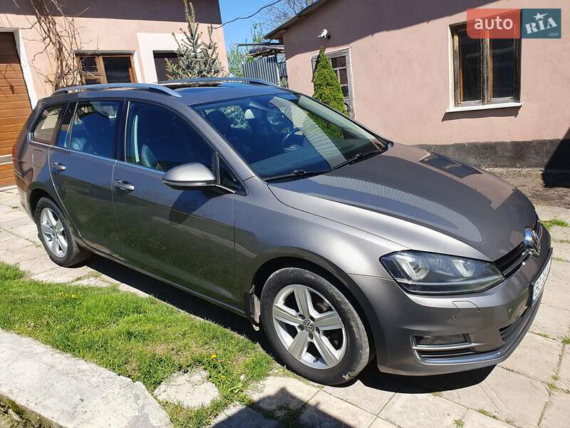Універсал Volkswagen Golf 2015 в Тернополі