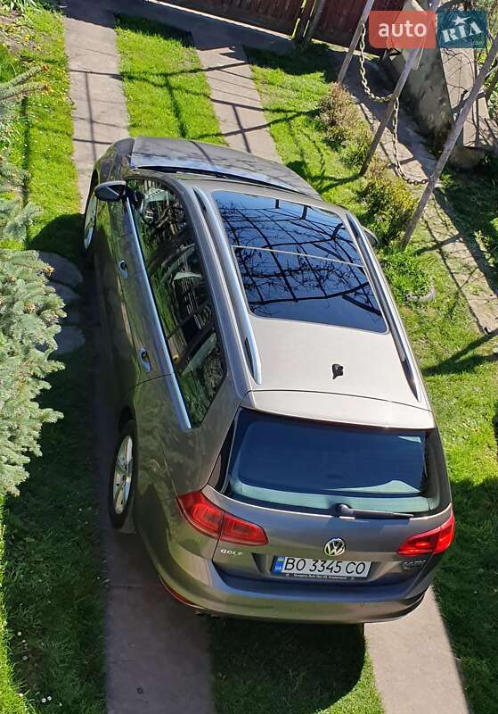 Універсал Volkswagen Golf 2015 в Тернополі