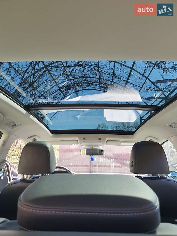 Універсал Volkswagen Golf 2015 в Тернополі