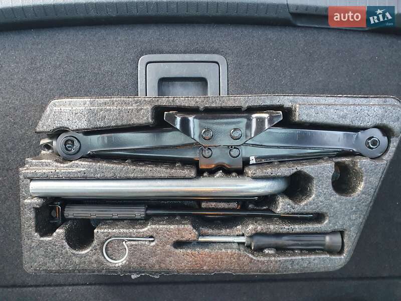 Універсал Volkswagen Golf 2015 в Тернополі