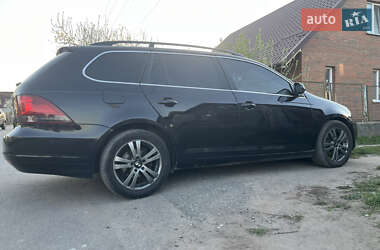 Универсал Volkswagen Golf 2010 в 
