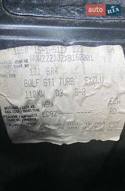 Хэтчбек Volkswagen Golf 1999 в 