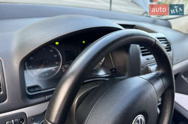 Хэтчбек Volkswagen Golf 2007 в 