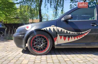 Хэтчбек Volkswagen Golf 1999 в 