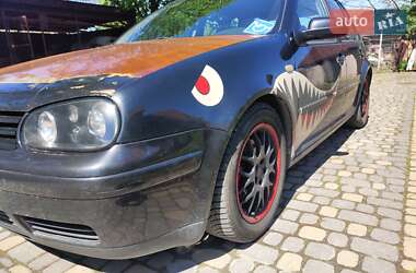 Хэтчбек Volkswagen Golf 1999 в 
