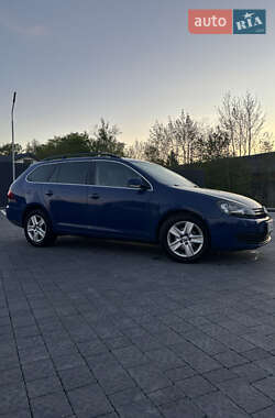Універсал Volkswagen Golf 2010 в 