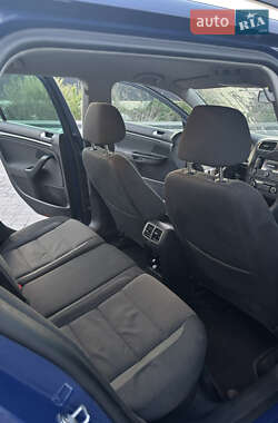 Універсал Volkswagen Golf 2010 в 