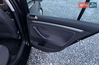 Хэтчбек Volkswagen Golf 2008 в 
