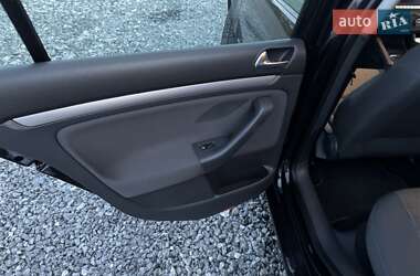 Хэтчбек Volkswagen Golf 2008 в 