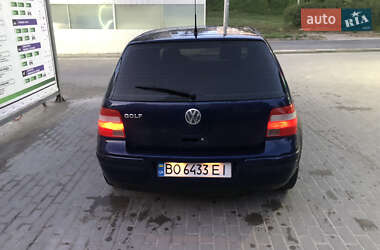 Хетчбек Volkswagen Golf 2003 в 