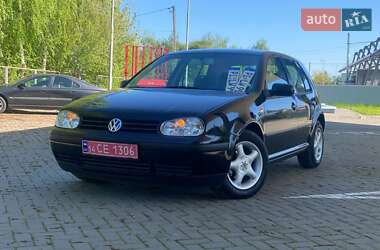 Хетчбек Volkswagen Golf 2002 в Самборі