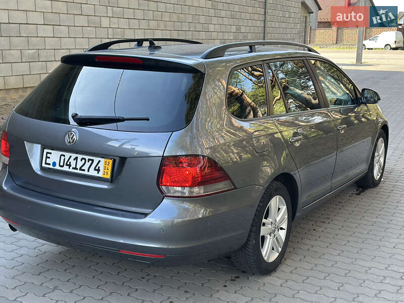Универсал Volkswagen Golf 2013 в Ровно