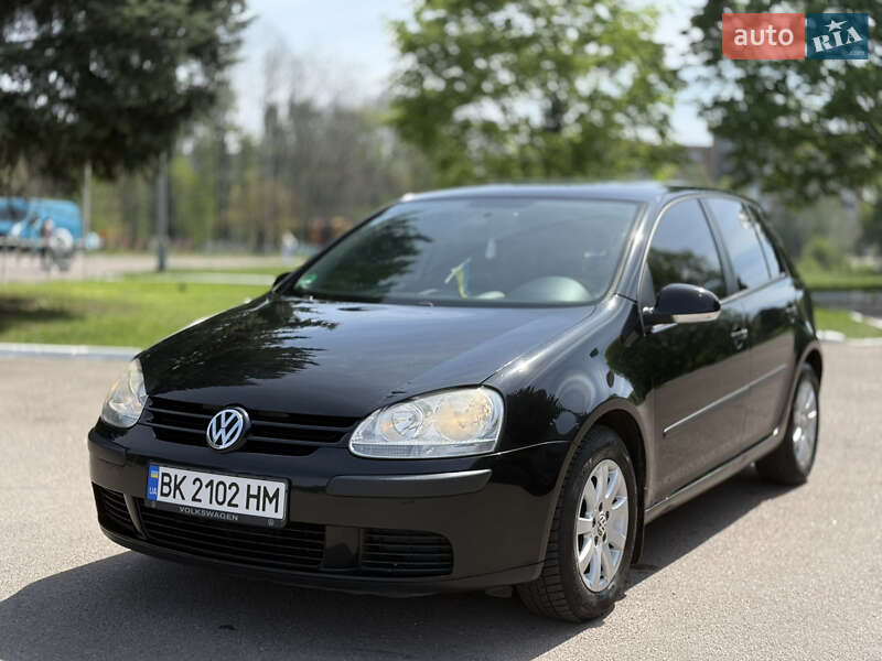 Хэтчбек Volkswagen Golf 2006 в 