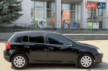 Хэтчбек Volkswagen Golf 2006 в 