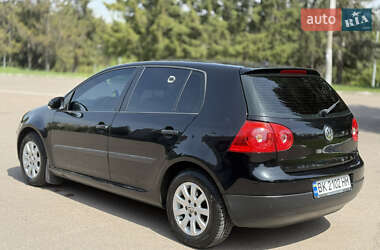 Хэтчбек Volkswagen Golf 2006 в 