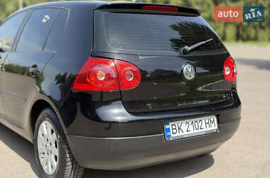 Хэтчбек Volkswagen Golf 2006 в 