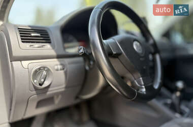 Хэтчбек Volkswagen Golf 2006 в 