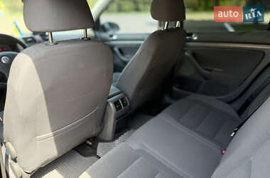 Хэтчбек Volkswagen Golf 2006 в 