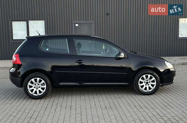 Хэтчбек Volkswagen Golf 2006 в 