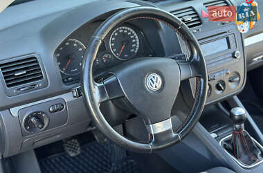 Хэтчбек Volkswagen Golf 2006 в 