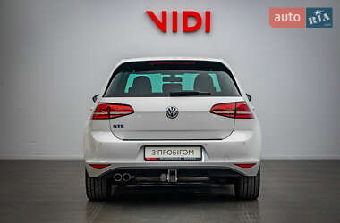 Хетчбек Volkswagen Golf 2015 в 
