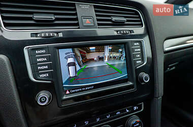 Хетчбек Volkswagen Golf 2015 в 
