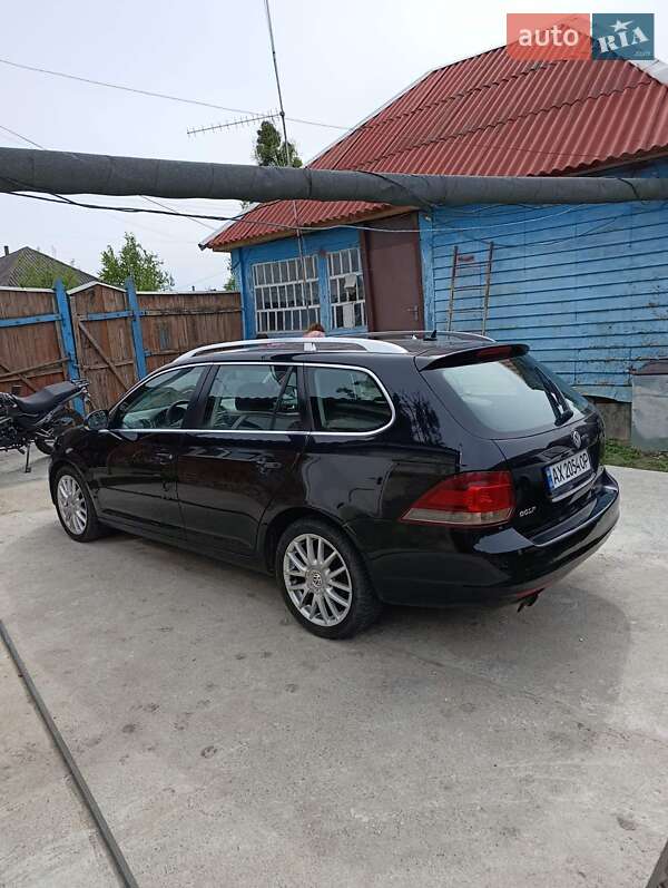Универсал Volkswagen Golf 2011 в Сумах