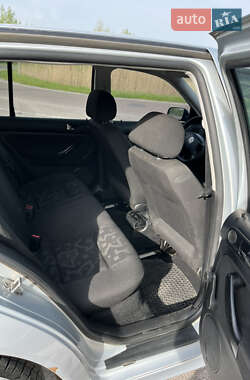Хетчбек Volkswagen Golf 1998 в 