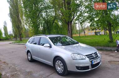 Универсал Volkswagen Golf 2007 в Коростене