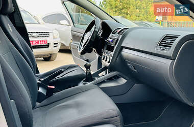 Хетчбек Volkswagen Golf 2007 в 